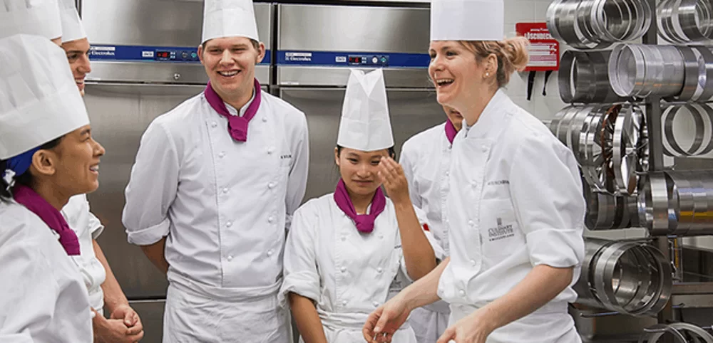 На практических занятииях в Culinary Arts Academy Switzerland